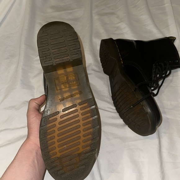 Size 10L women’s shiny leather Doc Martens - Picture 5 of 6